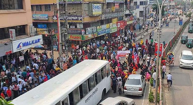 কারখানা বন্ধের প্রতিবাদে কচুক্ষেতে শ্রমিকদের সড়ক অবরোধ, তীব্র যানজট