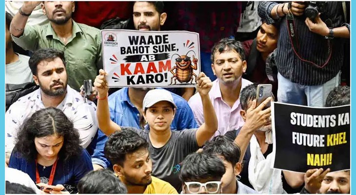 কেন্দ্রীয় শিক্ষামন্ত্রীর পদত্যাগের দাবি: ভারতজুড়ে আরশোলাদের আন্দোলনের হুঁশিয়ারি