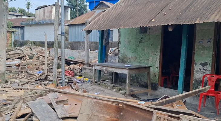 কিশোরগঞ্জে মুক্তিযোদ্ধা কার্যালয় ভাঙচুর-লুটপাট